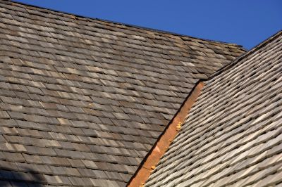 Benefits Of Wood Shake Roof Installation For Natural Curb Appeal